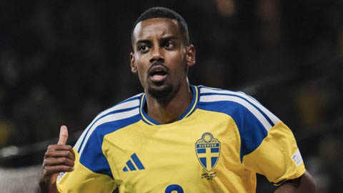 Liverpool thấp thỏm vì 'bom tấn' Isak trước đại chiến Man City