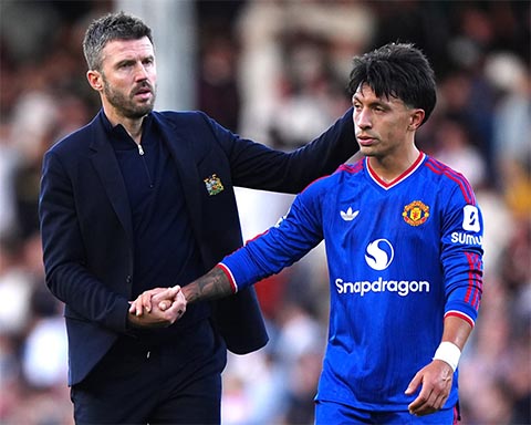 Khả năng kiểm soát cảm xúc bậc thầy của Michael Carrick!
