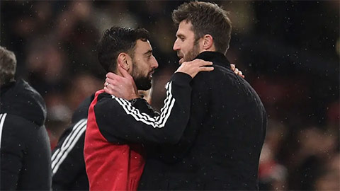 Fernandes và Carrick, ai nhìn đúng vấn đề của MU?