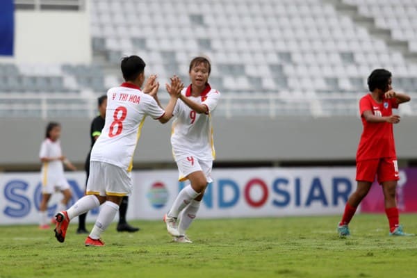 U18 NỮ VIỆT NAM 9-0 U18 NỮ SINGAPORE: PHÔ DIỄN SỨC MẠNH