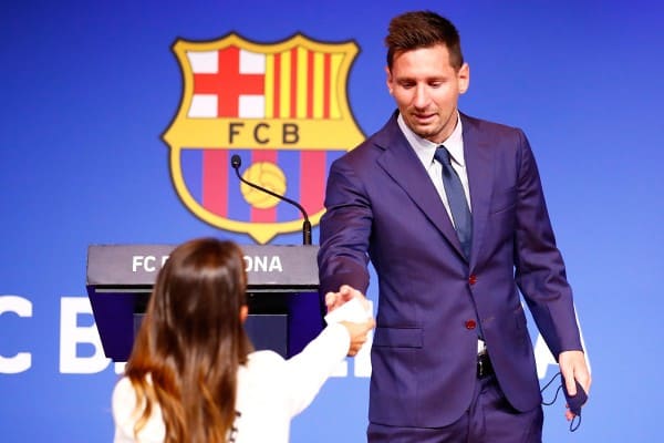 BARCA ĐƯA RA ĐỀ NGHỊ CUỐI NHẰM THUYẾT PHỤC MESSI Ở LẠI