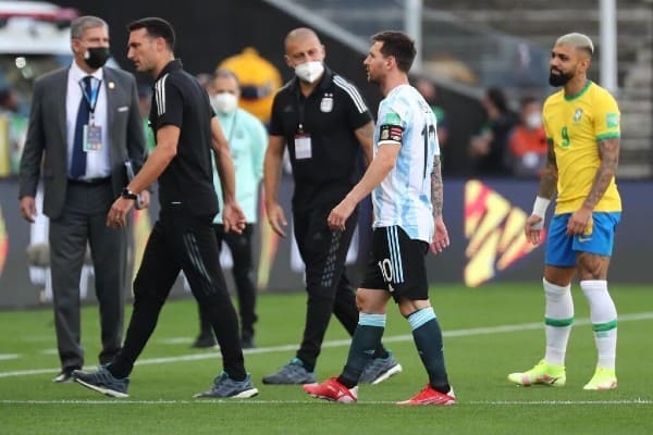 MESSI PHẪN NỘ VÌ ĐẠI CHIẾN BRAZIL - ARGENTINA PHẢI HOÃN