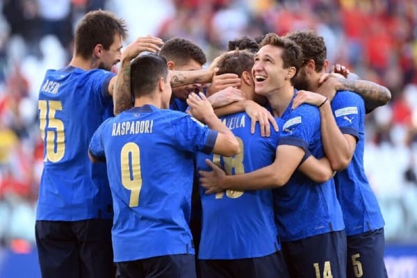 ITALIA 2-1 BỈ: BẢN LĨNH NHÀ VUA CHÂU ÂU