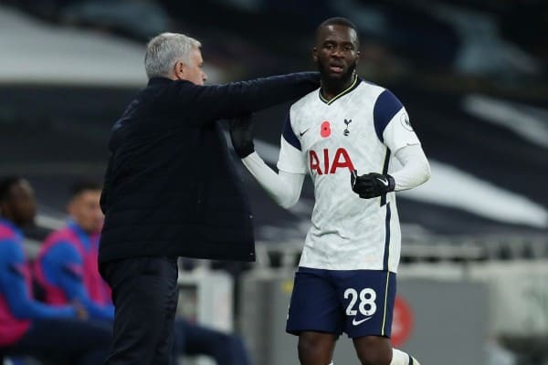 MOURINHO MUỐN GIẢI CỨU HỌC TRÒ CŨ TẠI TOTTENHAM