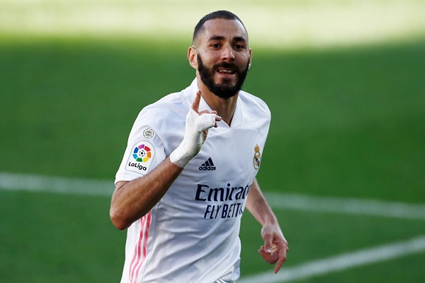 HỦY DIỆT VALENCIA, BENZEMA CÁN MỐC GHI BÀN LỊCH SỬ REAL MADRID