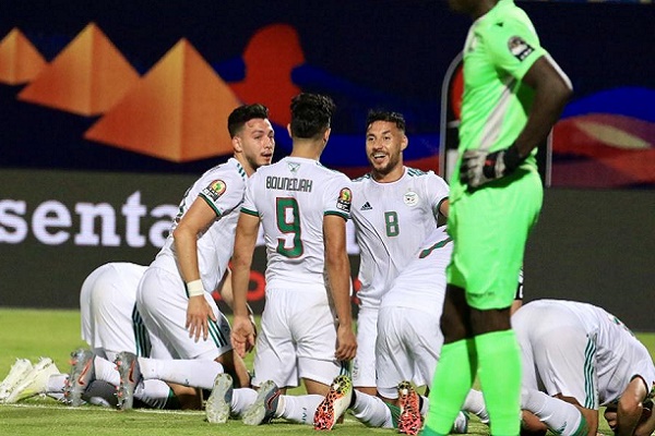 VÒNG BẢNG AFCON 2021: BỜ BIỂN NGÀ TUỘT MẤT CHIẾN THẮNG, ALGERIA THUA SỐC