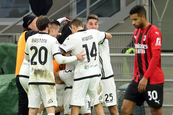 KẾT QUẢ AC MILAN VS SPEZIA: PHÚT BÙ GIỜ OAN NGHIỆT