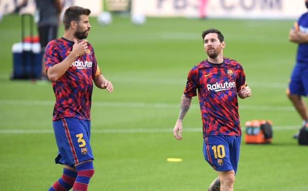 PIQUE BỊ TRUYỀN THÔNG TÂY BAN NHA TỐ 'ĐÂM SAU LƯNG' MESSI