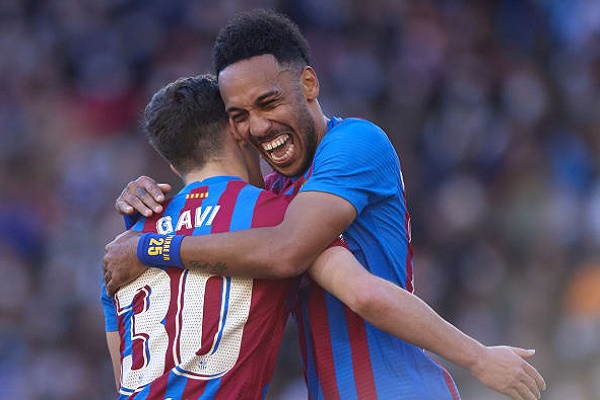 KẾT QUẢ VALENCIA VS BARCELONA: AUBAMEYANG TỎA SÁNG BẦY DƠI BỊ BẮN HẠ