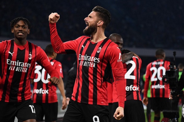 KẾT QUẢ NAPOLI VS AC MILAN: OLIVIER GIROUD GIÚP AC MILAN QUAY TRỞ LẠI NGÔI ĐẦU SERIE A