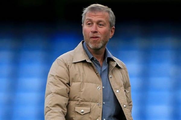 CHELSEA LAO ĐAO KHI ABRAMOVICH BỊ ĐÓNG BĂNG TÀI SẢN