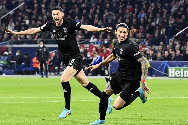 AJAX ÔM HẬN RỜI CHAMPIONS LEAGUE SAU KHI BẠI TRẬN TRƯỚC BENFICA